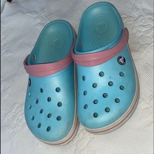 crocs